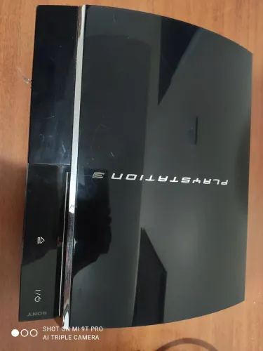 PlayStation 3 modelo cecha01 com controles e acessórios
