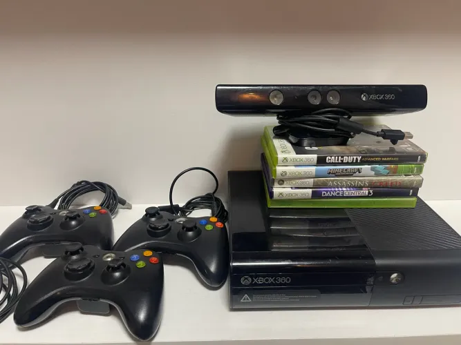 Xbox 360 completo com 3 controles