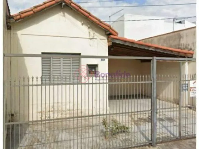 Casa à Venda em Vila Helena, Jundiaí - 2 quartos, 2 vagas, 200m² de área construída