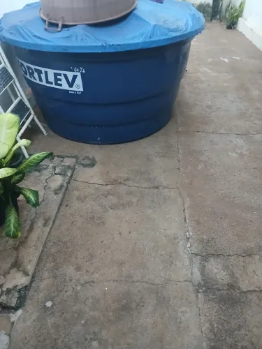 Vende Caixa D'água Nova Sem Detalhes