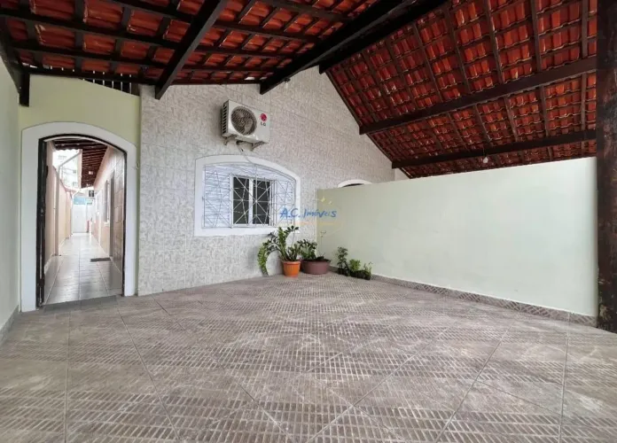 Ótimo Negócio - Casa 2 dorms, 2 vagas, 750 mts da praia - 450 mil