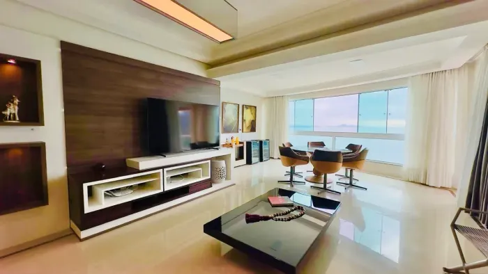 Locação anual | Beverly Hills Embraed | Frente mar Balneário Camboriú