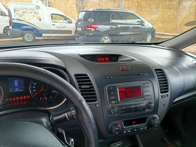 Kia Motors Cerato 1.6 16V Flex Aut. 2014