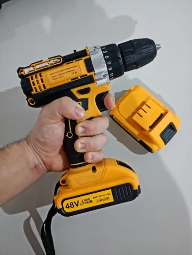 Parafusadeira PROFISSIONAL 48V - COMPLETA (2 Baterias) + Maleta com Acessórios