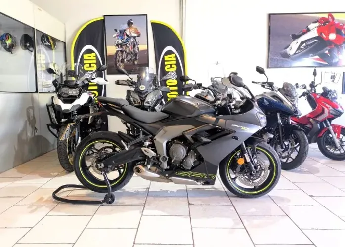 TRIUMPH DAYTONA 660 2024 COM APENAS 6.422 KMS