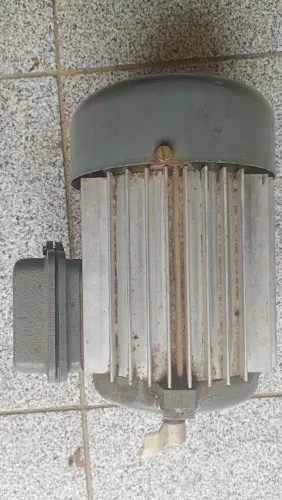 Motor trifásico 220/380V 0,75CV