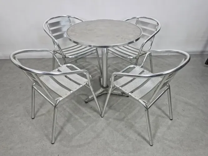 Conjunto de Area Externa com 4 cadeiras, em Aluminio