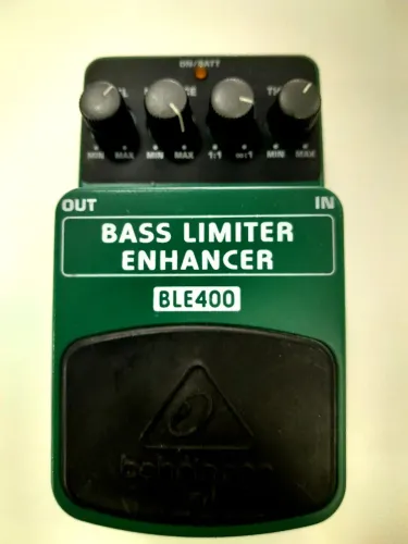 Pedal bass limiter Behringer