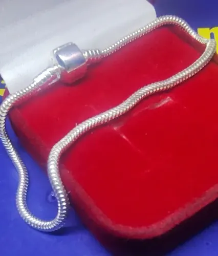 Pulseira Berloque Prata 925 Peso 7.28 Gramas Pulseira 20 Cm x 3 mm                        