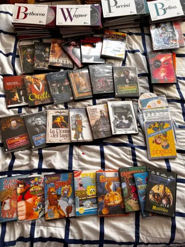CDs DVDs
