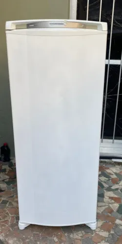 Geladeira Consul 1 porta Frost Free semi nova