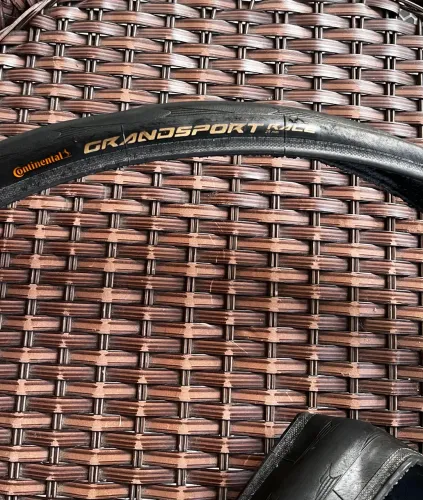 Pneu Continental Grand Sport Race 700x25C Semi Novo