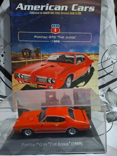 Miniatura Pontiac GTO ''The Judge" 1/43 1968 edição colecionador