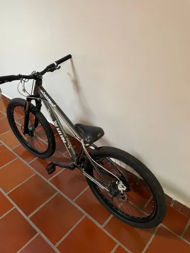 Bicicleta Hupi Whistler 2025