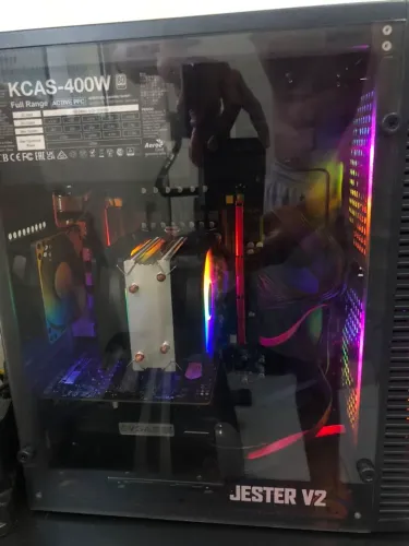 VENDO PC COMPLETO SEMI NOVO/ VAI COM TUDO MENOS A MESA