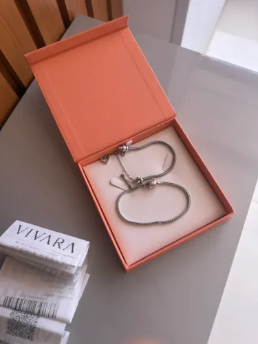 Pulseira vivara e pulseira com fecho de coração
