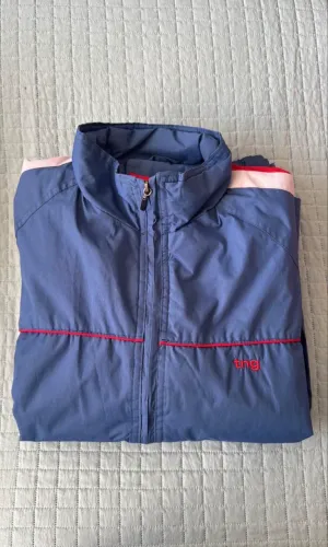 Jaqueta Quebra-Vento TNG Azul com Listras Esportivas - TAM P, mas veste também M