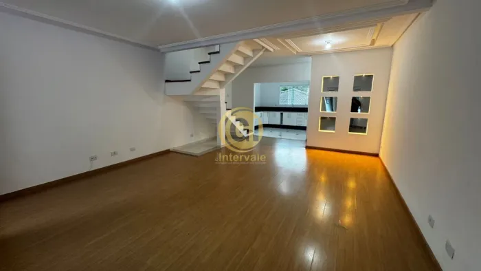 Espetacular casa em condomínio à venda em Jacareí-SP, Parque Santo Antônio: 3 quartos, 1 s