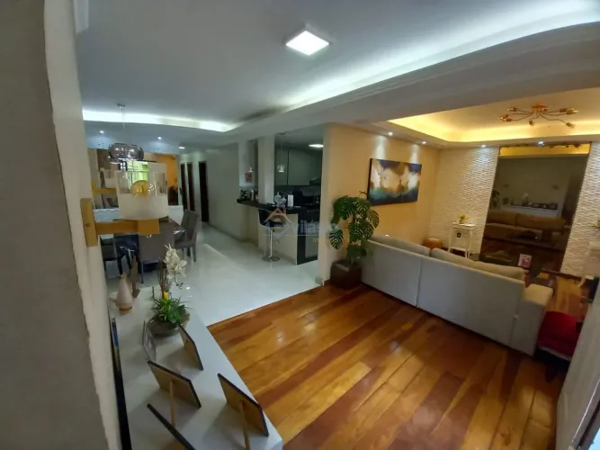 Casa com espaço gourmet e Terraço incluindo 3 Apartamentos no Bairro Santa Rosa - Região d