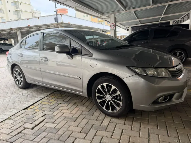Honda Civic Sedan LXS 1.8/1.8 Flex 16V Mec. 4P 2013