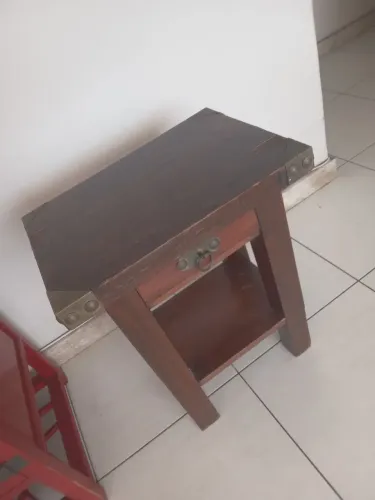 MÓVEL DE MADEIRA