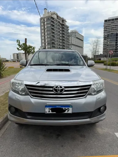 Toyota Hilux SW4 SRV D4-d 4X4 3.0 TDI Dies. AUT 2015