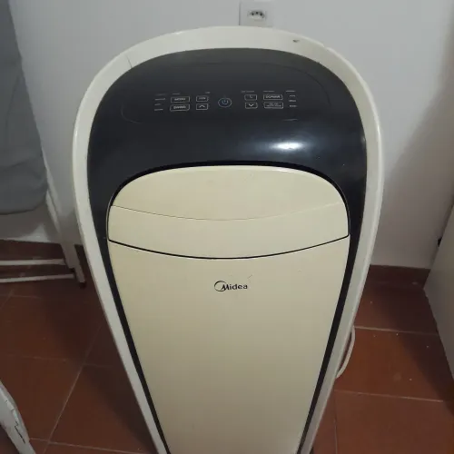 Ar condicionado portátil Midea (SEM O TUBO DE EXAUSTÃO)
