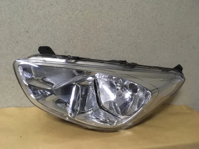 Farol Ford Ka