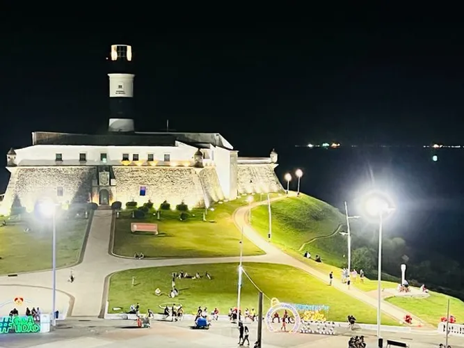 Apartamento 2/4 Farol da Barra ! Atenção o valor anunciado é da diária.