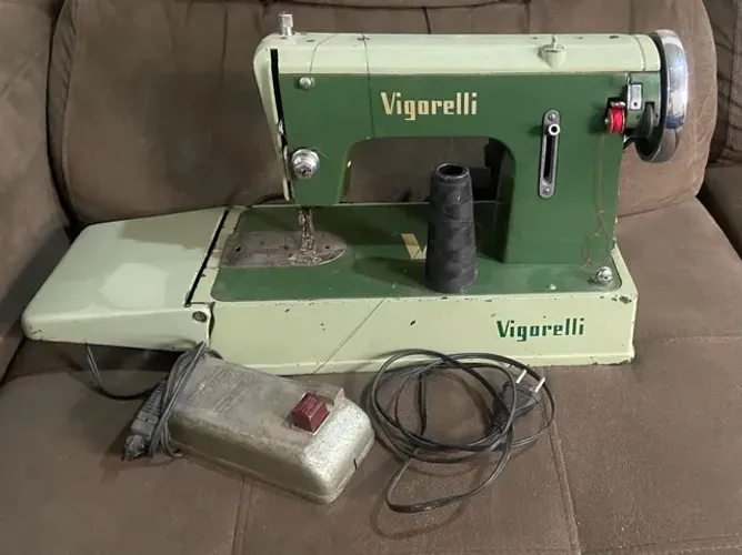 Máquina de costura Vigorelli RELÍQUIA 