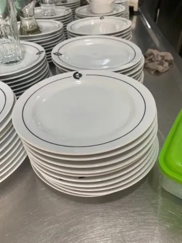 Pratos de sobremesa para restaurante