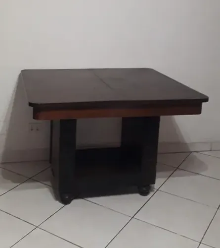 Mesa madeira talhada extensivel sexagenaria.