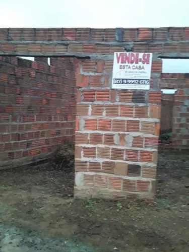 Vende-se Casas Levantadas em Calumbi-PE
