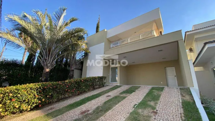 Casa para locação em condomínio no Bairro Nova Uberlândia com 4 suítes