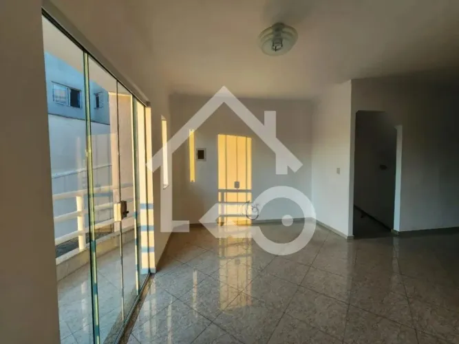Vendo Sobrado em Condomínio: 3 quartos, 1 suíte, 1 sala, 3 banheiros, 3 vagas - São Bernar
