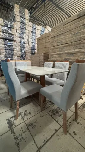 Mesa de Jantar com 6 cadeiras de madeira 1.60x80