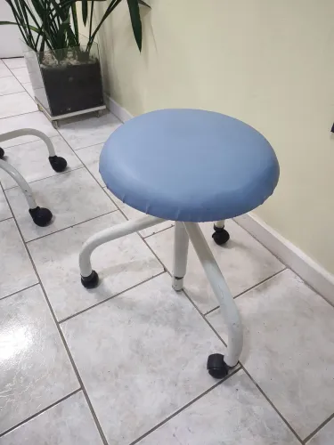 Banqueta com Rodinhas