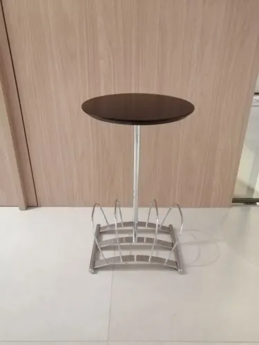 Mesa de Canto com Porta Revistas