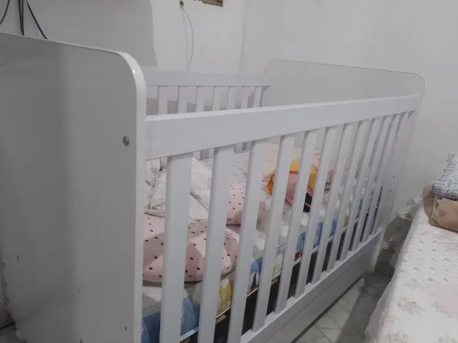 Vendo lindo berço, carrinho e bebe conforto