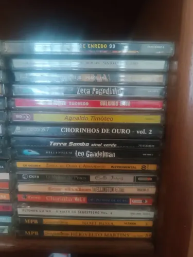 Lote de32 CDs variados 