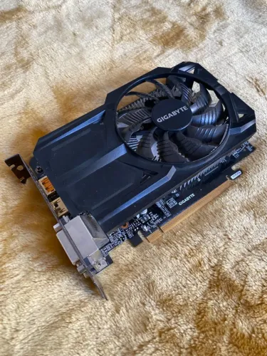 Placa de vídeo Nvidia GeForce GTX 950 GDDR5 2Gb (com defeito)