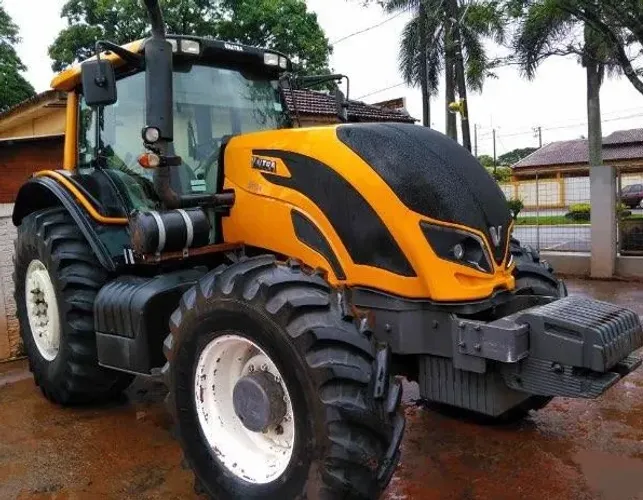 Trator Valtra BH194 2016