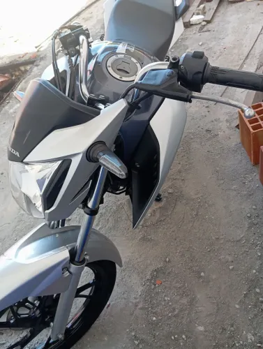 Titan. Zera 17.000.  Pra levar logo