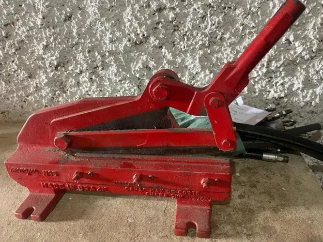 Tesoura de cortar chapa Motomil