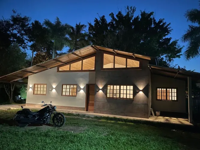 Três Rios (Condomínio) - Casa nova linear ! Oportunidade!