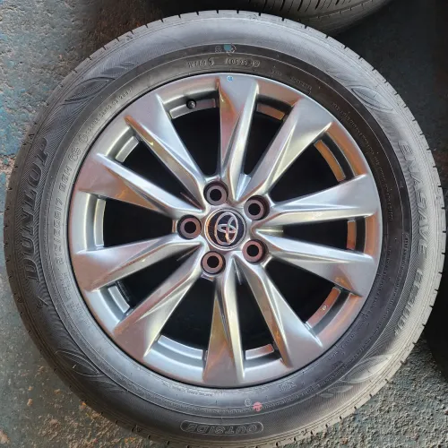 RODAS TOYOTA COROLLA CROSS ARO 17 5X114 ORIGINAIS E PNEUS 215/60