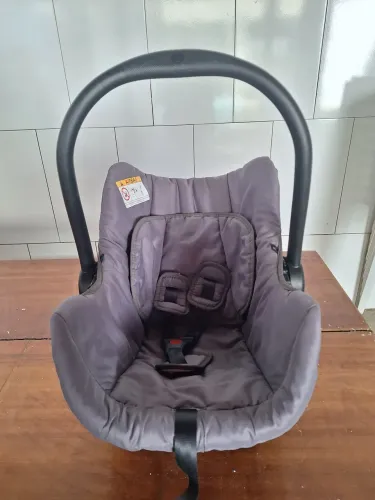 Bebê conforto marca Galzerano