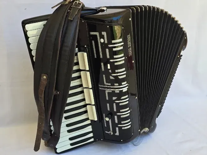 Acordeon 120 Baixos Sílvio Soprani "Já Eletrificada"