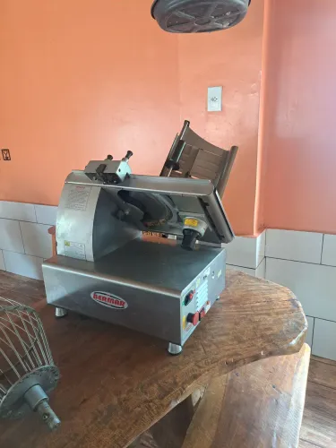 Fatiadora automatica Bermar