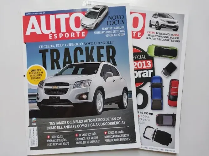Kit de 2 revistas AUTO ESPORTE 2013 - Tracker, Focus, Peugeot 2008